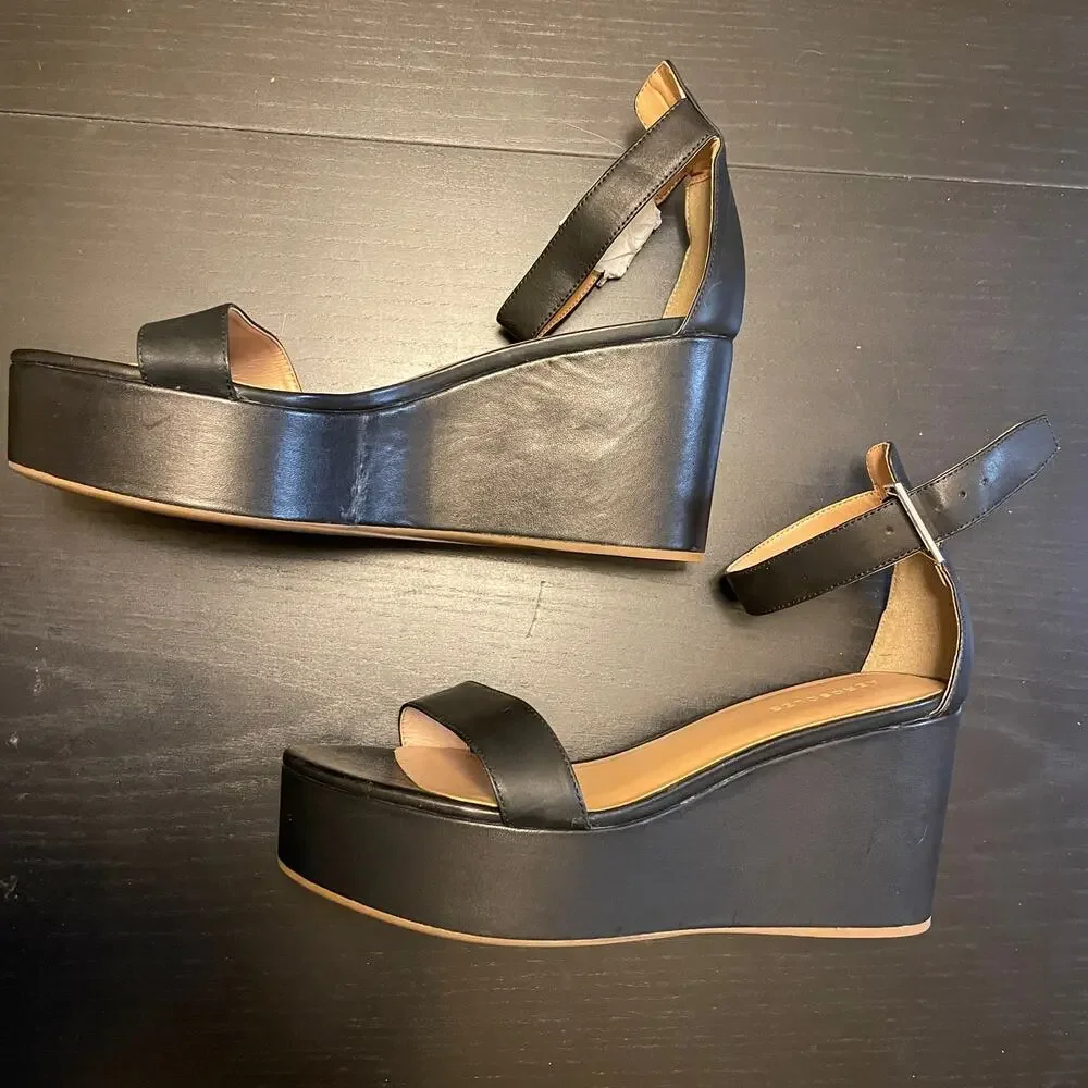 NWOT Aerosoles Wedge Platform Sandals - Women Size 10 = Black